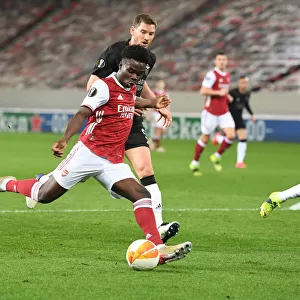 Arsenal's Bukayo Saka in Action Against SL Benfica, Europa League 2021