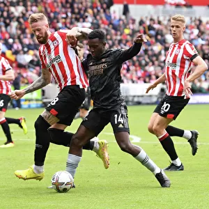 Brentford vs. Arsenal: Intense Clash Between Nketiah and Jansson in the 2022-23 Premier League