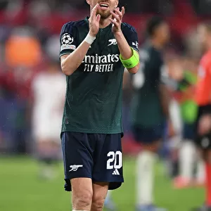 Champions League Group B: Jorginho's Clap for Arsenal Fans in Sevilla