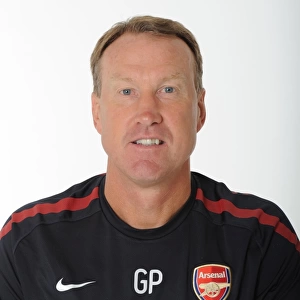 Gerry Peyton (Arsenal Goalkeeping Coach). Arsenal 1st Team Photocall and Membersday