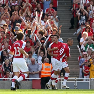 Robin van Perise celebrates scoring Arsenals 2nd goal