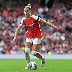 Steph Catley Charges Forward: Arsenal Women Take on Liverpool Women in Super League Showdown (2023-24)