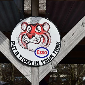 CM32 6276 Esso, Put a Tiger in your Tank
