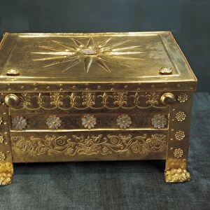 Gold Larnax coffin containing bones of Philip II of Macedonia, from treasures of royal room in Philip IIs tomb, Vergina