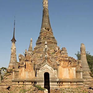 Myanmar, Inle lake, Inlay Shwe Inn Tain pagoda