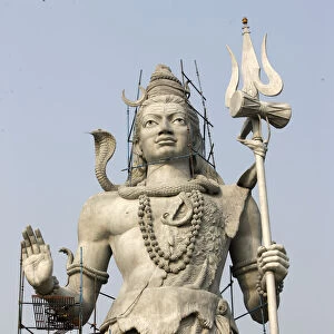 Tall Shiva sculpture in Hardwar