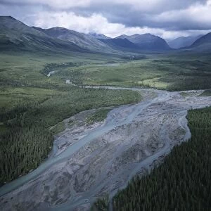 USA, Alaska, Gates of the Arctic National Park, river valley with mountains in background