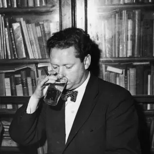 Dylan Thomas Drinking & Smoking