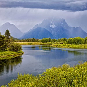Early Morning light at Oxbow Bend of Snake River, Grand Teton National Park, Wyoming, USA