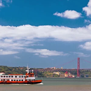 A ferry crossing the Tagus River