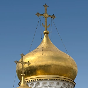 Golden onion domes of Assumption Cathedral in Kremlin, Moscow, Russia