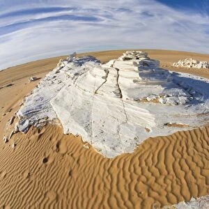 Gypsum in the sand dunes of the Libyan desert, Erg Murzuq, Libya, the Sahara, North Africa, Africa