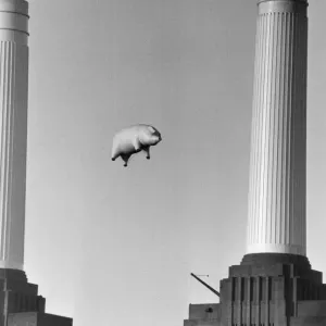 Pink Floyd Inflatable Pig Battersea Power Station Pink Floyd Inflatable Pig Battersea Power Station