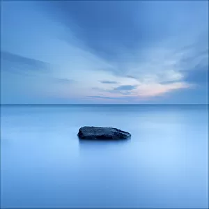 : Simplicity in Focus: A Minimal Art Photography