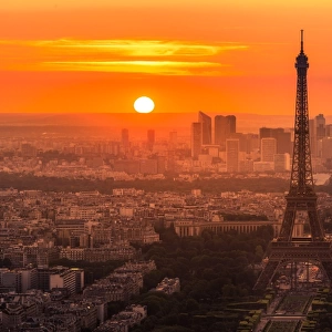 A full sunset at Paris skyline with Eiffel tower