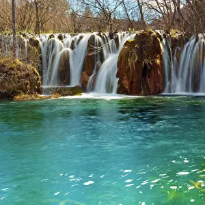 Waterfalls and turquoise pond, Plitvice lakes