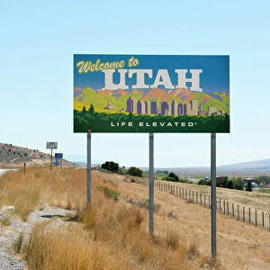 Welcome sign on a highway, Welcome to Utah, Life elevated, Utah, USA