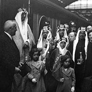 The Emir Saud - Crown Prince of Saudi Arabia - left Victoria Station in London to