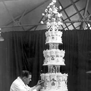 Princess Elizabeths Official Wedding Cake