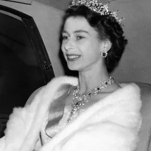 Queen Elizabeth II in jewels print, 29 June 1954 Queen Elizabeth II in jewels print, 29 June 1954