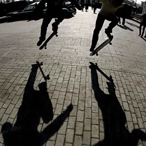 Russia-Skateboards-Shadows