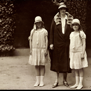 Ak Crown Princess Cecilie with her daughters Cecilie and Alexandrine (b / w photo)
