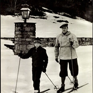 Ak Kronprinz Olav og Prins Harald, Langskier, Adel Norwegen (b / w photo)
