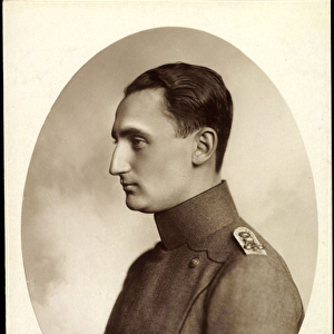 Ak S. H. D. Prince Stefan zu Schaumburg Lippe, Uniform (b / w photo)
