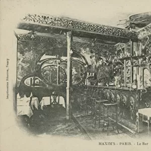 The Bar at Maxim s, Paris (b / w photo)