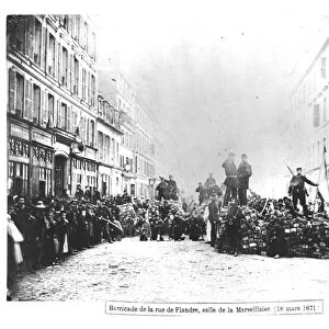 Barricade in the Rue de Flandre, during the Commune of Paris, 18th March 1871 (b / w photo)