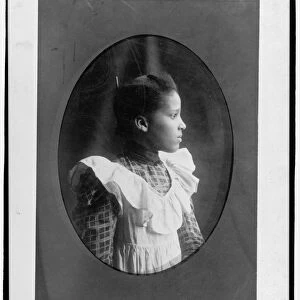 Bazoline Estelle Usher, Atlanta University student, 1899 or 1900 (b / w photo)