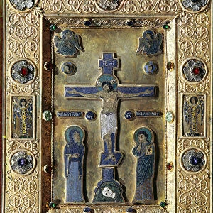 Byzantine Art: Evangelical of gold and enamel decorated with gold leaves repels with