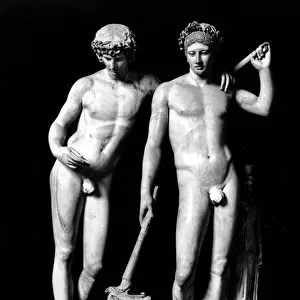 Castor and Pollux or Orestes and Pylades, group from San Ildefonso (marble) (b / w photo)