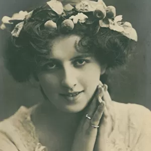 Celebrities of the Stage: Miss Mabel Hirst, c. 1903-08 (b / w photo)