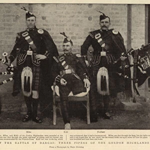 Heroes of the Battle of Dargai, Three Pipers of the Gordon Highlanders (b / w photo)