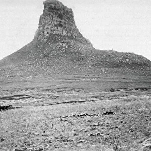 Isandlwana Mountain, 1879 (b / w photo)