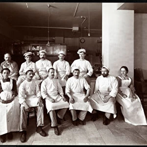 Kitchen staff at the Hotel Manhattan, 1902 (silver gelatin print)