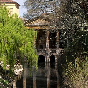 Loggia Valmarana, Salvi Garden, Vicenza, Italy (photo)