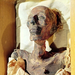 Mummified body of Ramesses II (1304-1237 BC) found in a tomb at Deir al-Bahri (photo)