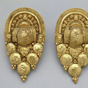 Pair of funerary earrings, 4th-3rd century BC (gold)