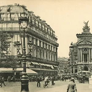 Paris, Le Theatre de l Opera et la Place, Opera Theatre and Place (b / w photo)