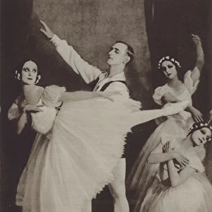 Pavlova with Novikoff in "Chopiniana"(b / w photo)