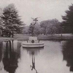 Providence, Rhode Island: Dyer Memorial Fountain, Roger Williams Park (b / w photo)