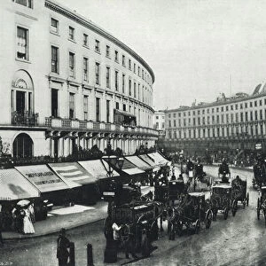 Regent Street, the Quadrant (b / w photo)
