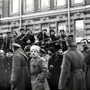 Revolutionary soldiers and sailors in the streets of Petrograd, February 1917 (b / w photo)