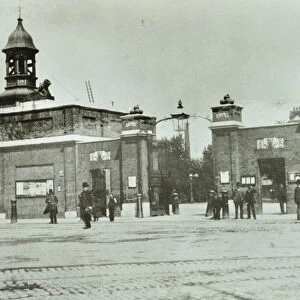 Royal Arsenal main gate, 1890 (b / w photo)