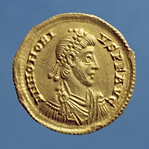 Solidus (obverse) of Honorius (393-432) drapes, cuirassed, wearing a diadem
