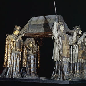 The tomb of Christopher Columbus (carved wood)