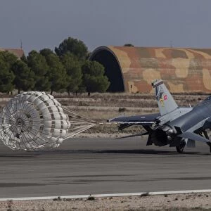 A Turkish Air Force F-16D deploys drag chute for landing
