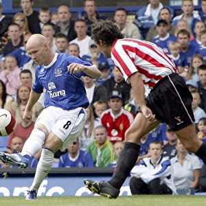 Andy Johnson's Thunderous Debut Debut: A Heart-stopping Shot Hits the Everton Crossbar